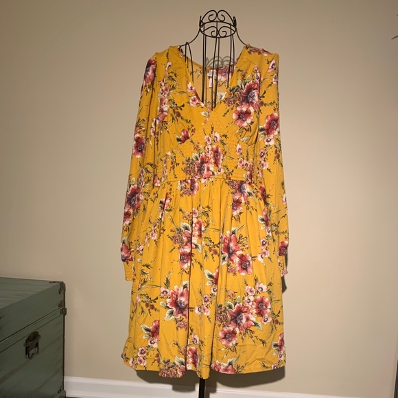 Floral Print V-Neck Smocked Waist Dress Medium - Picture 4 of 12